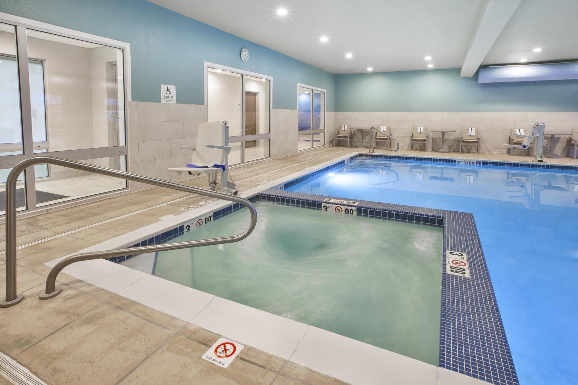 Holiday Inn Express & Suites - Parkersburg East By Ihg Luaran gambar
